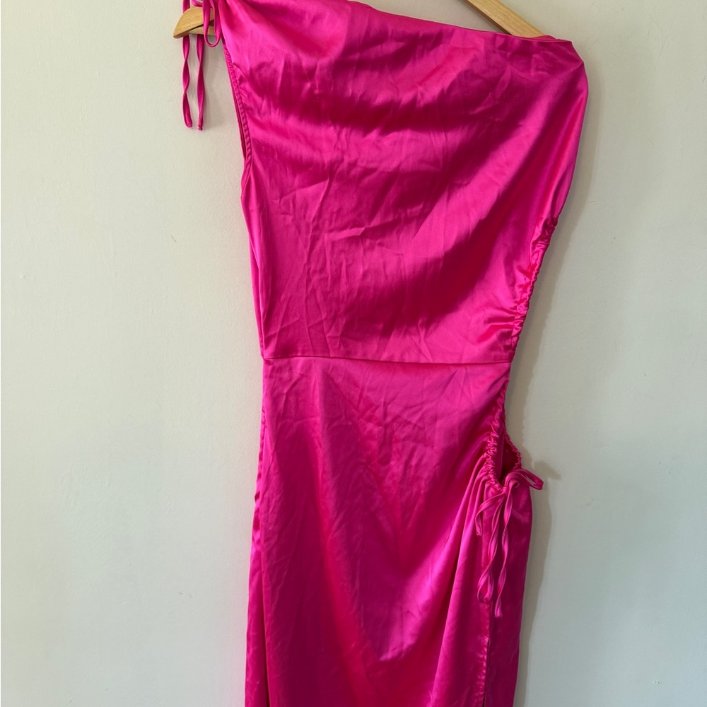 Elegant Pink One-Shoulder Nour Maxi Dress - Picture 5 of 10